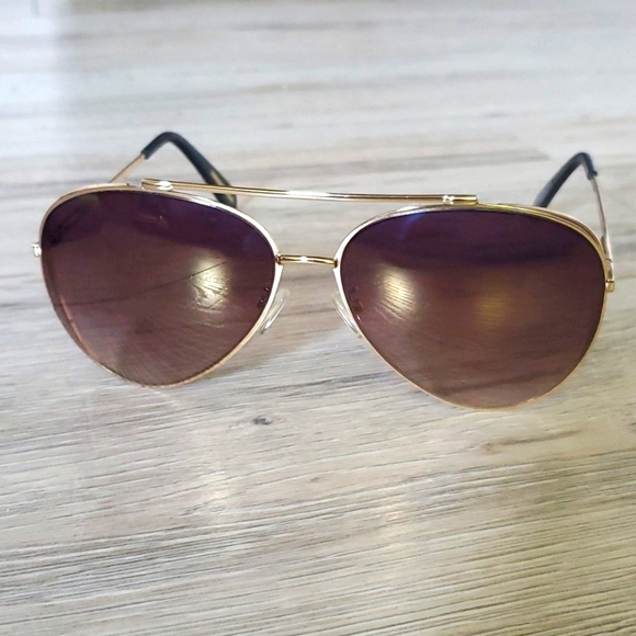 BCBG MaxAzria gold aviator sunglasses - Picture 1 of 3